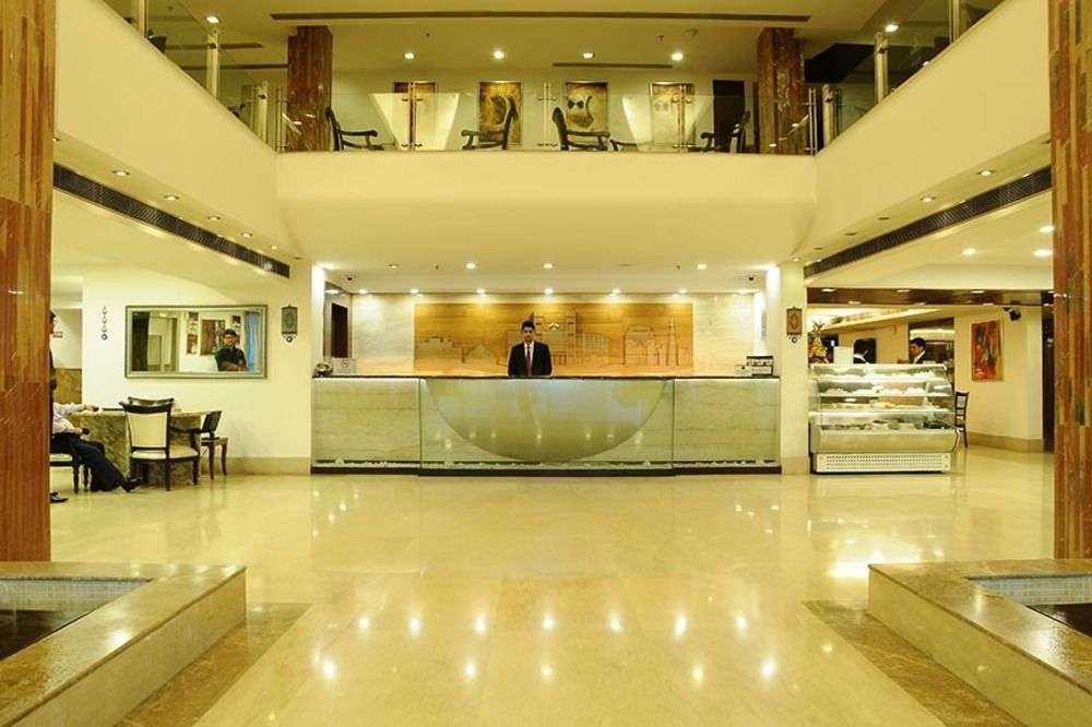 Taurus Sarovar Portico New Delhi Extérieur photo
