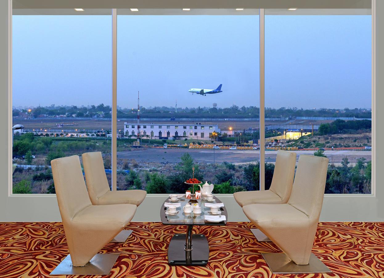 Taurus Sarovar Portico New Delhi Extérieur photo